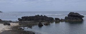 笠石海岸（笠のような琉球石灰岩）