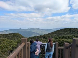 湯湾岳山頂展望台